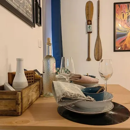 Apartment Backstage *